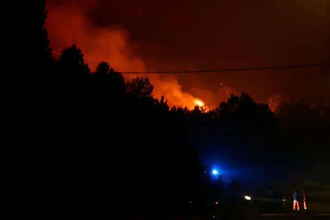 France and Spain Evacuate 300,000 as Wildfires Intensify