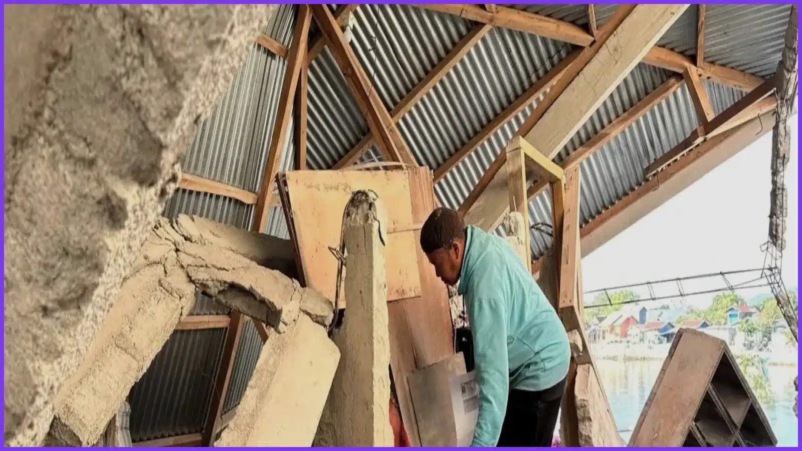 Flores Businesses Reopen Following Deadly Earthquake in Eastern Indonesia