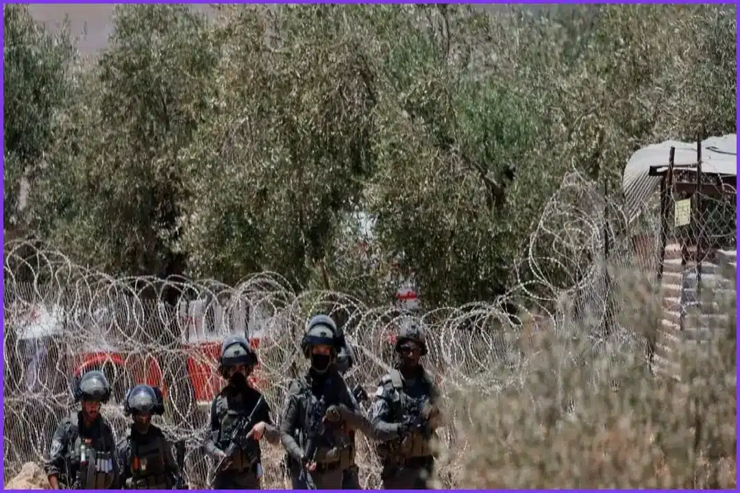 Israeli Forces Abduct 7 Palestinians After Mosque Attack