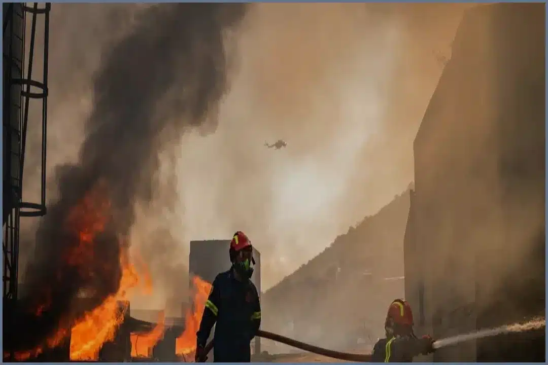 New Wildfire Near Athens Fuels Evacuation, Fanned by 70 km/h Winds