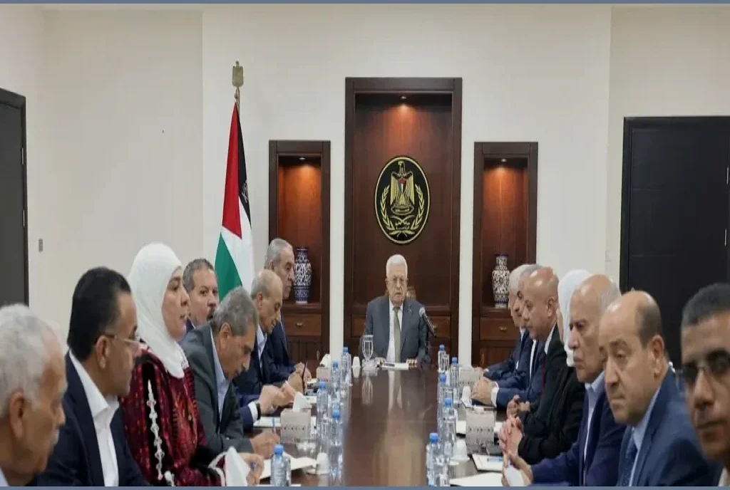 Abbas Extends Palestinian Election Registration as Seven Lists Apply