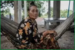 Cambodia’s Floating Villages Stranded as Mekong Water Levels Plunge