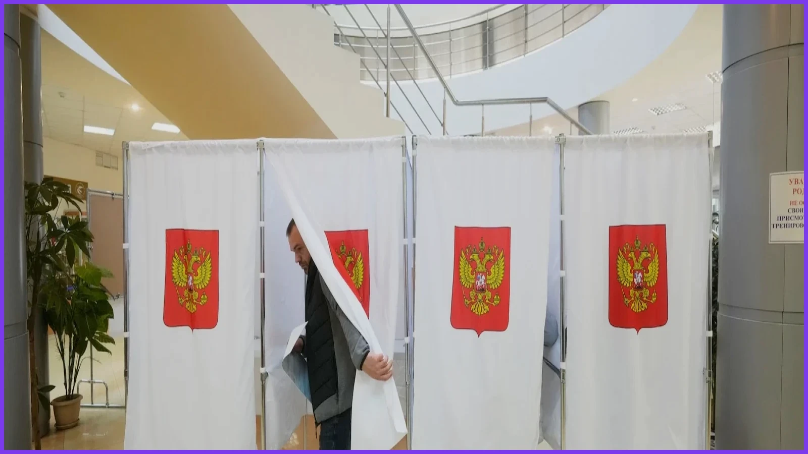 Russian Election Observer Collapses During Police Arrest in St. Petersburg