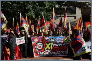 Thousands Protest in Washington Against Xi Jinping’s State Visit