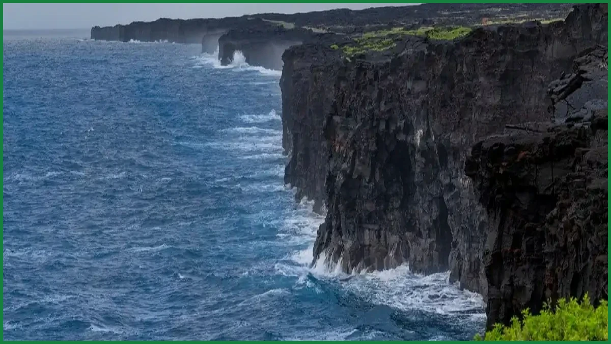 Iconic Holei Sea Arch Collapses at Hawaii Volcanoes National Park
